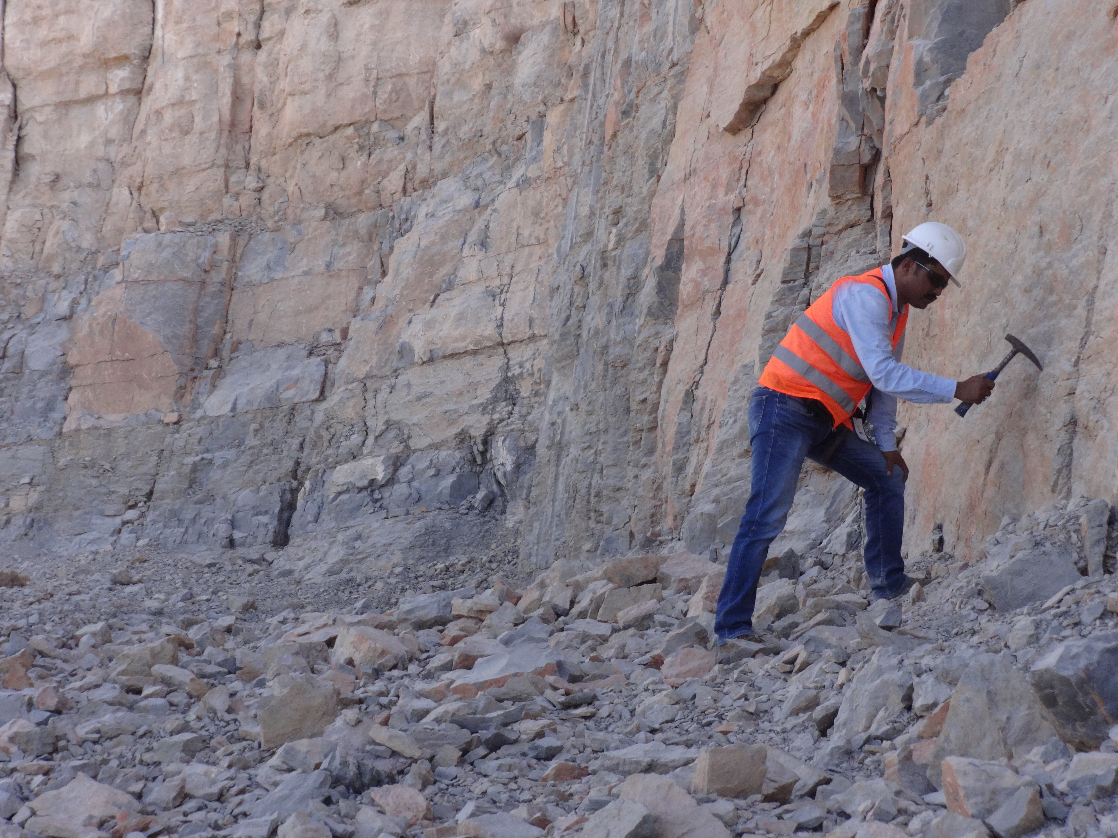 Five-year Conceptual Mine Planning in Limestone, Oman